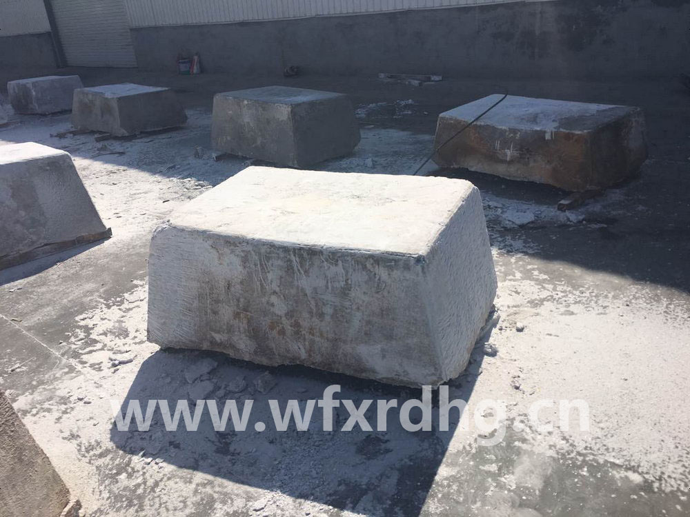 Anhydrous magnesium chloride block